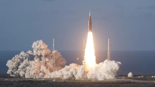 NASA Engineers Plunge Into Toilet Issue Mid-Flight During Historic Moon Mission