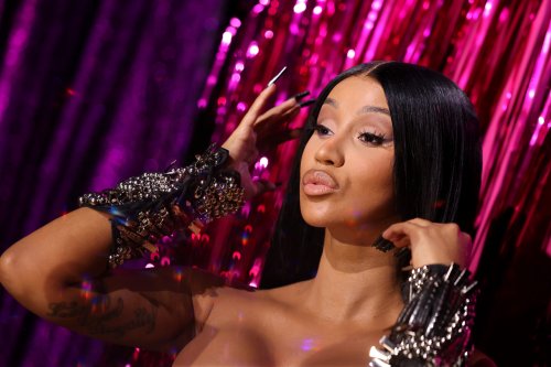 Cardi B Flashes Her Fans On Instagram Live