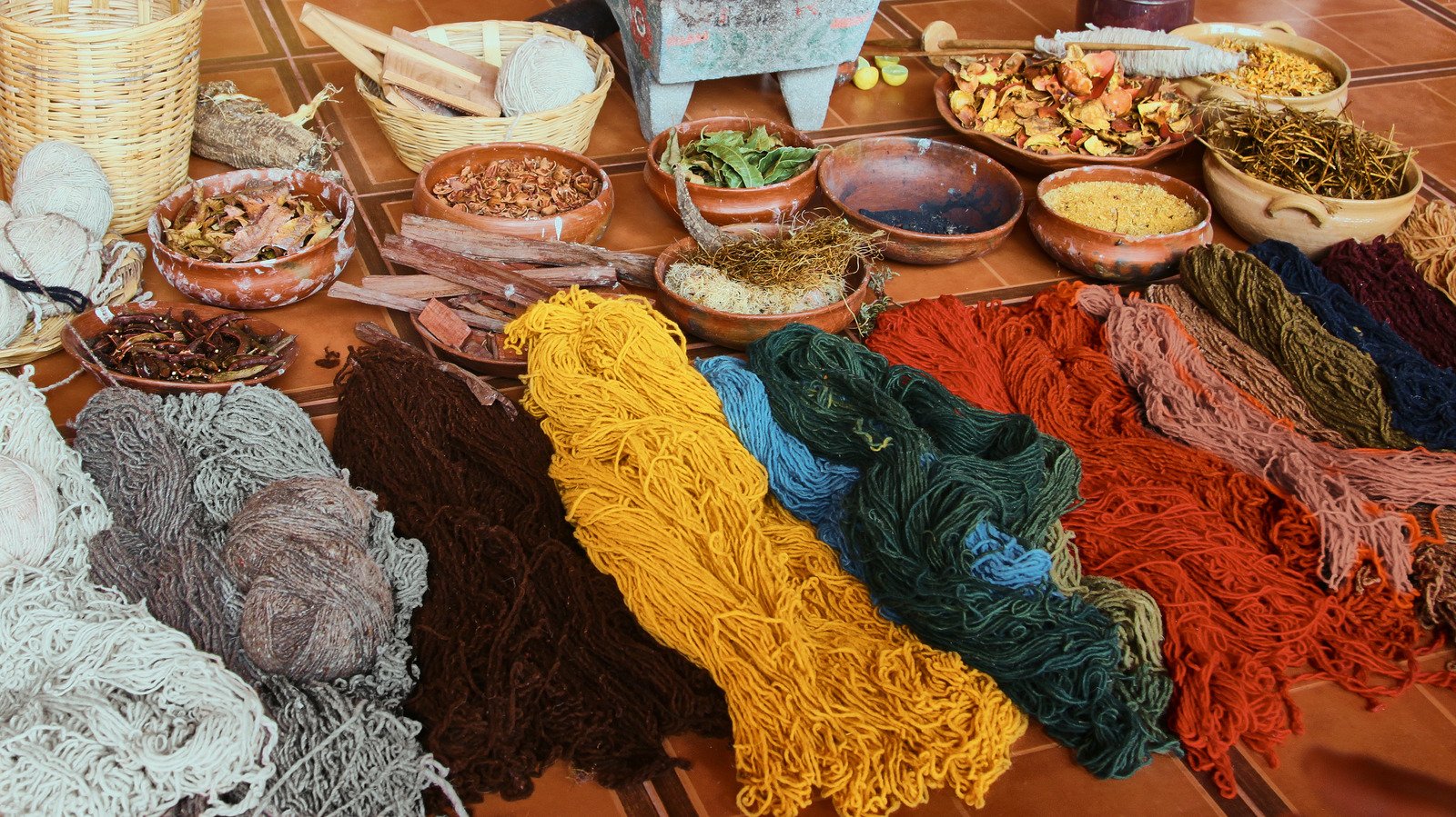 15 Plants You Can Put In Your Garden For Natural Dyes