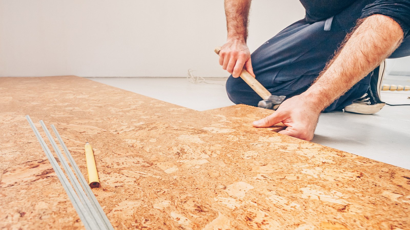 Here's What You Should Know Before Using Cork Tiles In Your Bathroom - House Digest