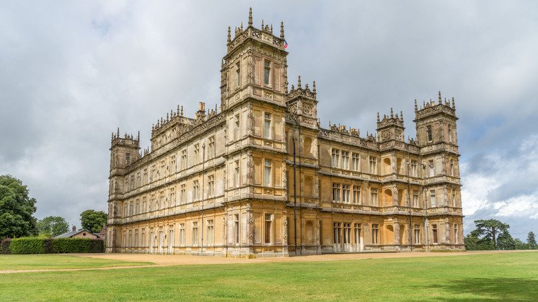 How To Decorate Your Home Like Downton Abbey