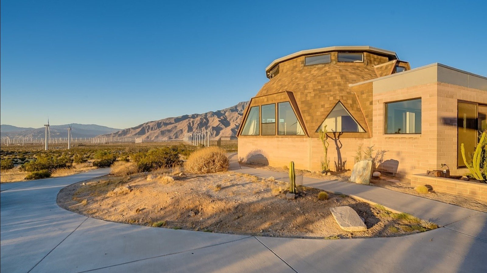 The Most Stunning Airbnb Rentals In Palm Springs