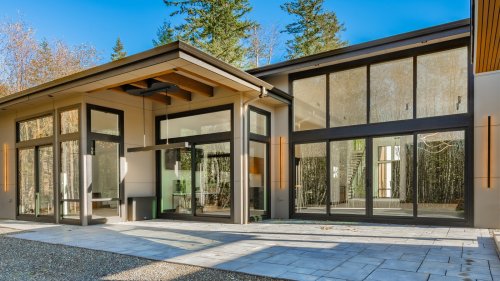 Why Do So Many Modern Homes Have Flat Roofs?