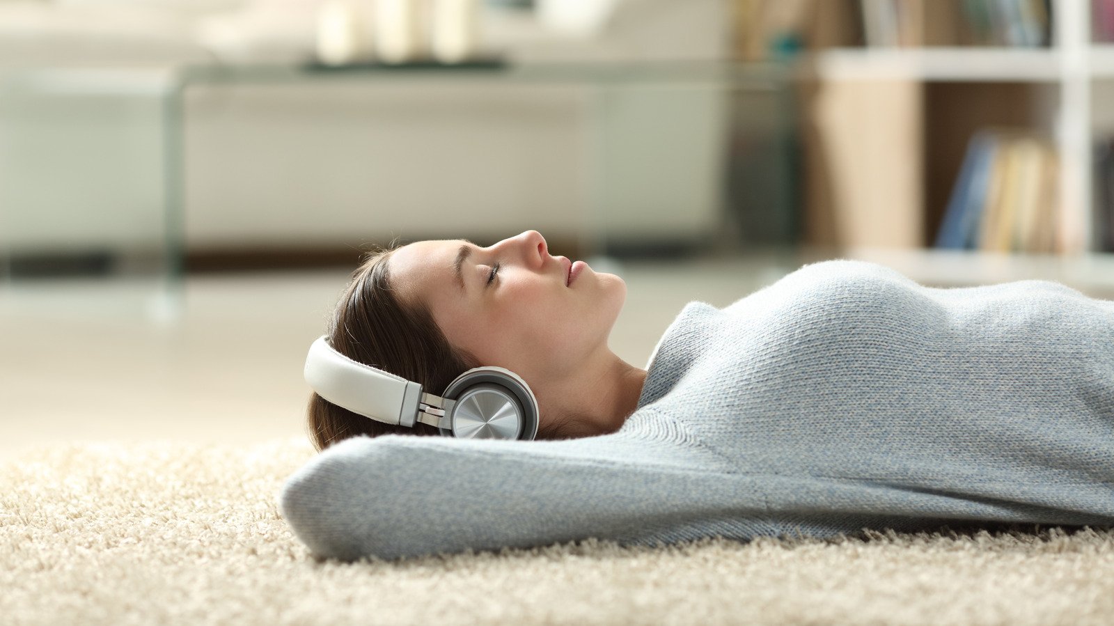 Why You Might Want To Reconsider Switching From Carpet To Hardwood - House Digest