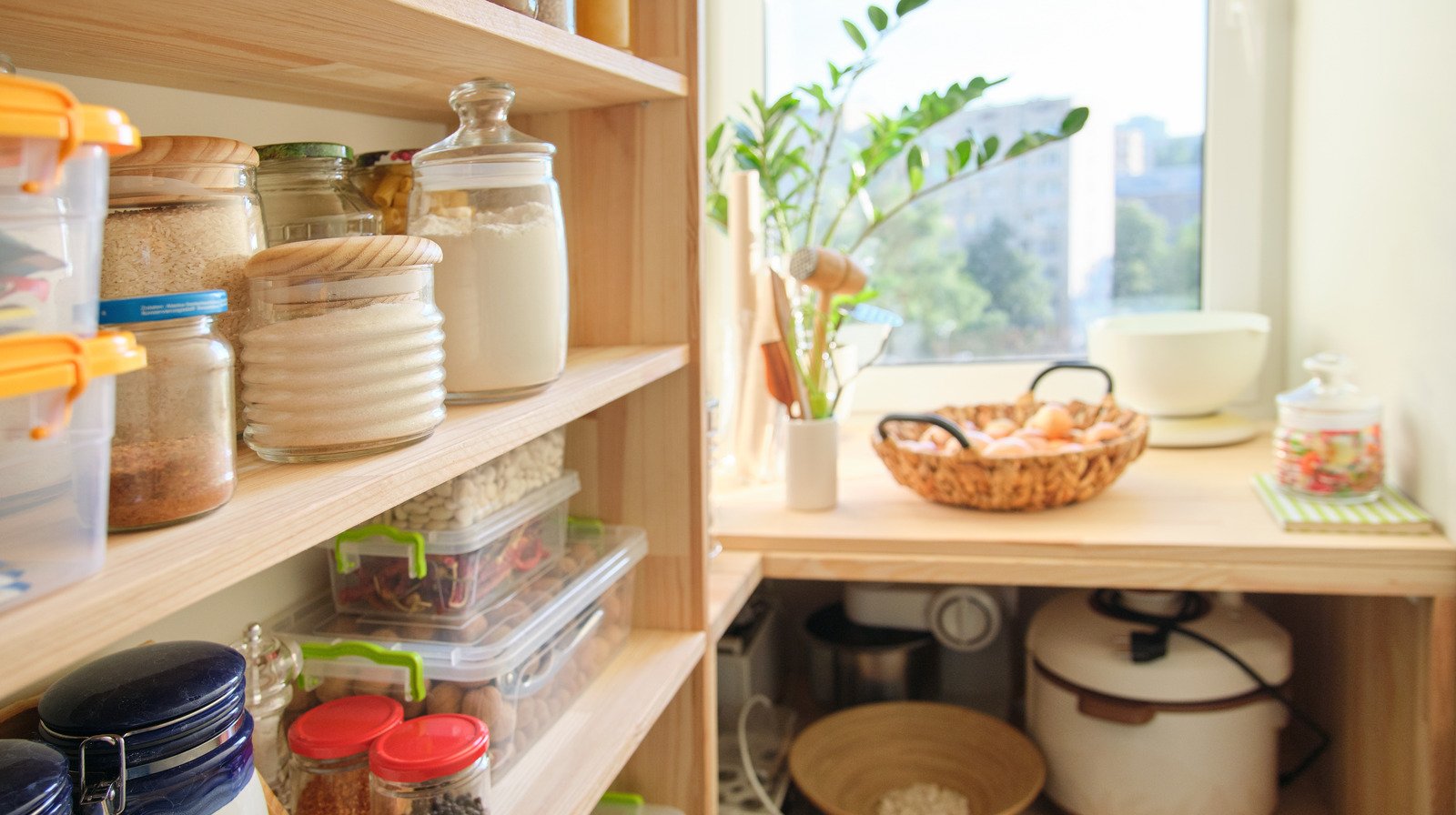 5 Best Ways To Make Your Pantry Feel Bigger
