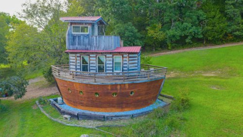 You Can Stay In A Peaceful Tennessee Airbnb That's Shaped Like An Ark