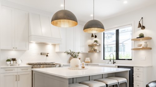 How To Choose The Right Size Pendant Lights To Hang Over Your Kitchen Island