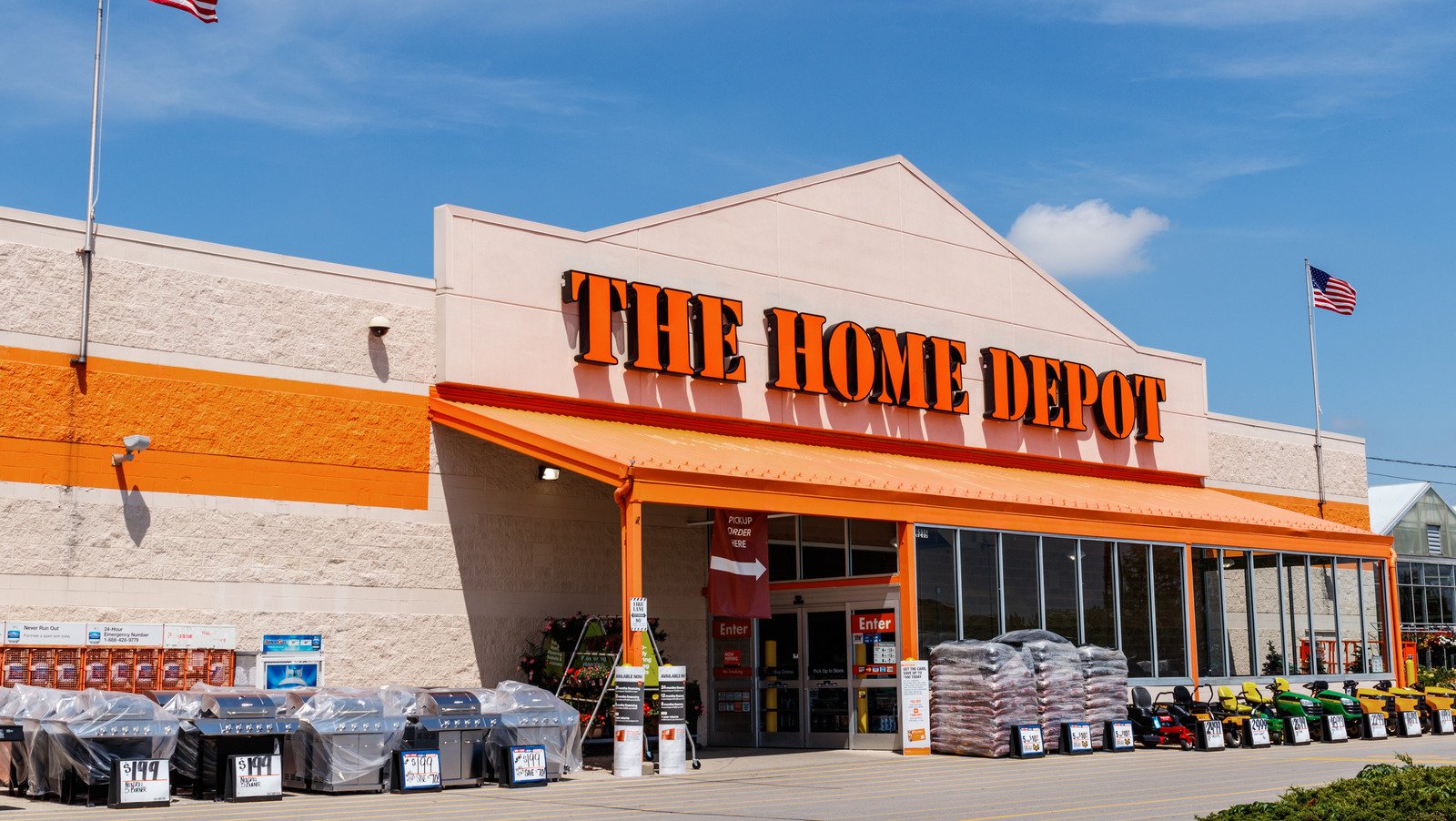 You Never Knew About These Home Depot Discounts You Can Use At Any Time - House Digest