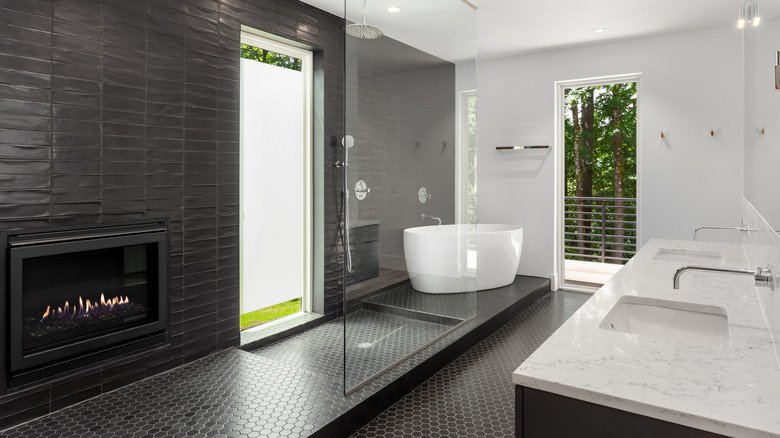 25 Stunning Black Bathrooms You'll Be Completely Obsessed With