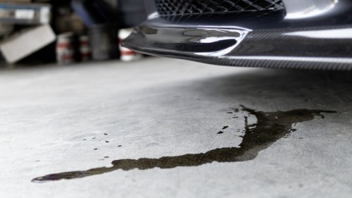 Try This WD-40 Hack To Get Oil Spots Off Your Driveway