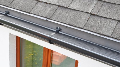 TikTok Warns Homeowners To Not Waste Their Money On Gutter Guards