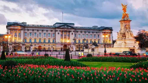 How To Decorate Your Home Like Buckingham Palace 