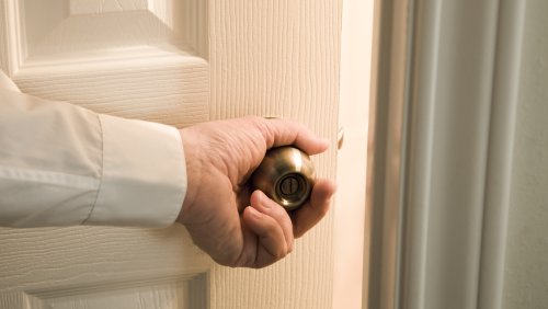 The Secret To Stopping Noisy Door Slams Is A Simple Rubber Band