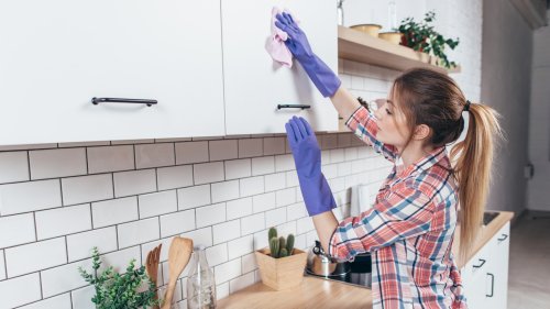 Degreasing Kitchen Cabinets Is A Breeze With These 8 Hacks That Work Like Magic
