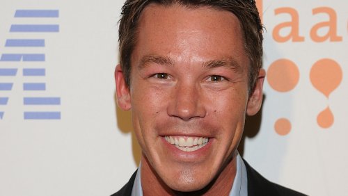 David Bromstad Shows How To DIY Your Own Wall Art