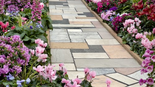 20 Stunning Stone Walkway Ideas