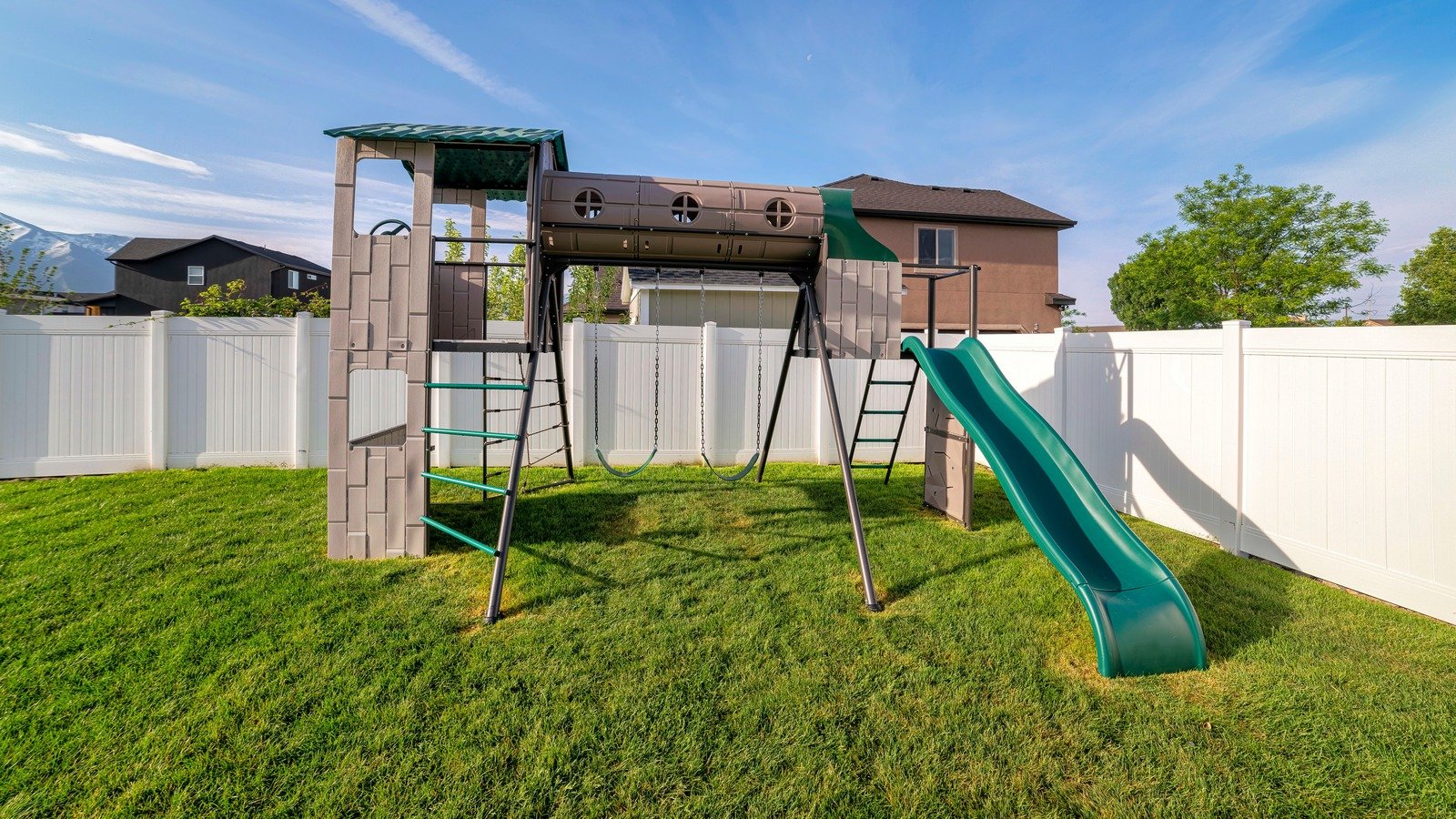 What To Look For When Purchasing A Backyard Playset