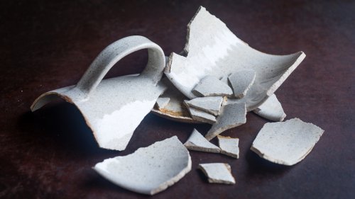 Transform Broken Dishes Into A Gorgeous Garden Feature With A Quick And Easy DIY
