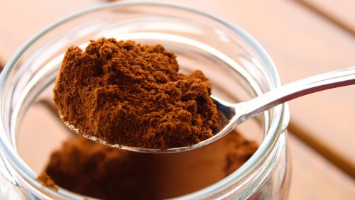 Why You Should Leave A Jar Of Dry Coffee Grounds In Your Garage