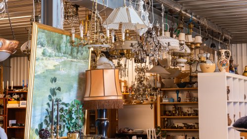 The Once-Popular Vintage Decor Everyone's Snatching Up At Thrift Stores Again