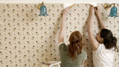 The Household Staple That Will Peel That Dated Wallpaper Off With Ease