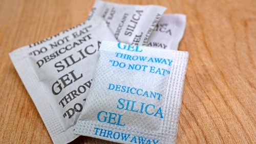 Save Those Silica Gel Packets To Use In Your Bathroom. Here's Why