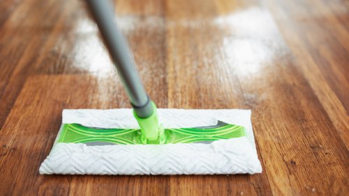 5 Mistakes Everyone Makes When Cleaning Their Hardwood Floors
