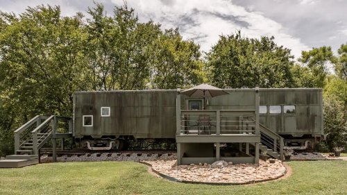 You Can Stay At A Tennessee Airbnb That's Actually A Converted WWII Train Car