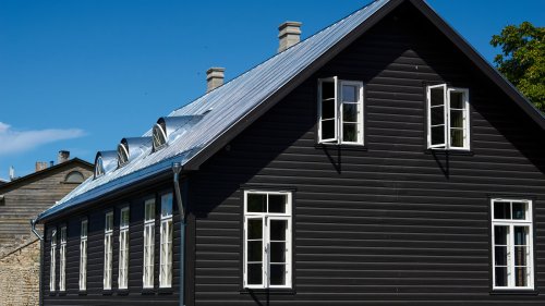 5 Things To Consider Before Painting Your Home Black