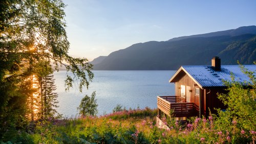 Things To Consider Before Buying A House On A Lake