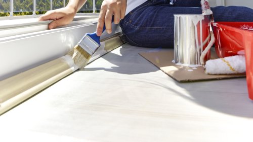 Touching Up Baseboard Paint With Carpeting Just Got So Much Easier With This Handy Hack