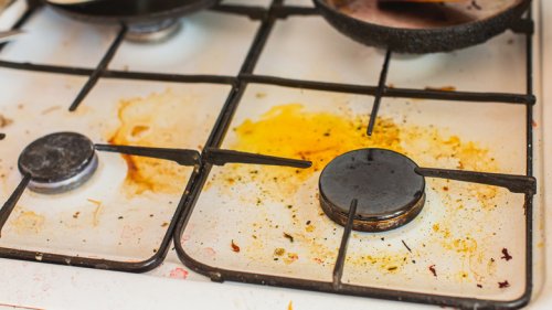 Oil Spills Don't Stand A Chance Against This Popular Kitchen Ingredient