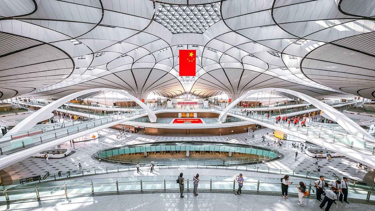 What Are the 7 Biggest Airports in the World?