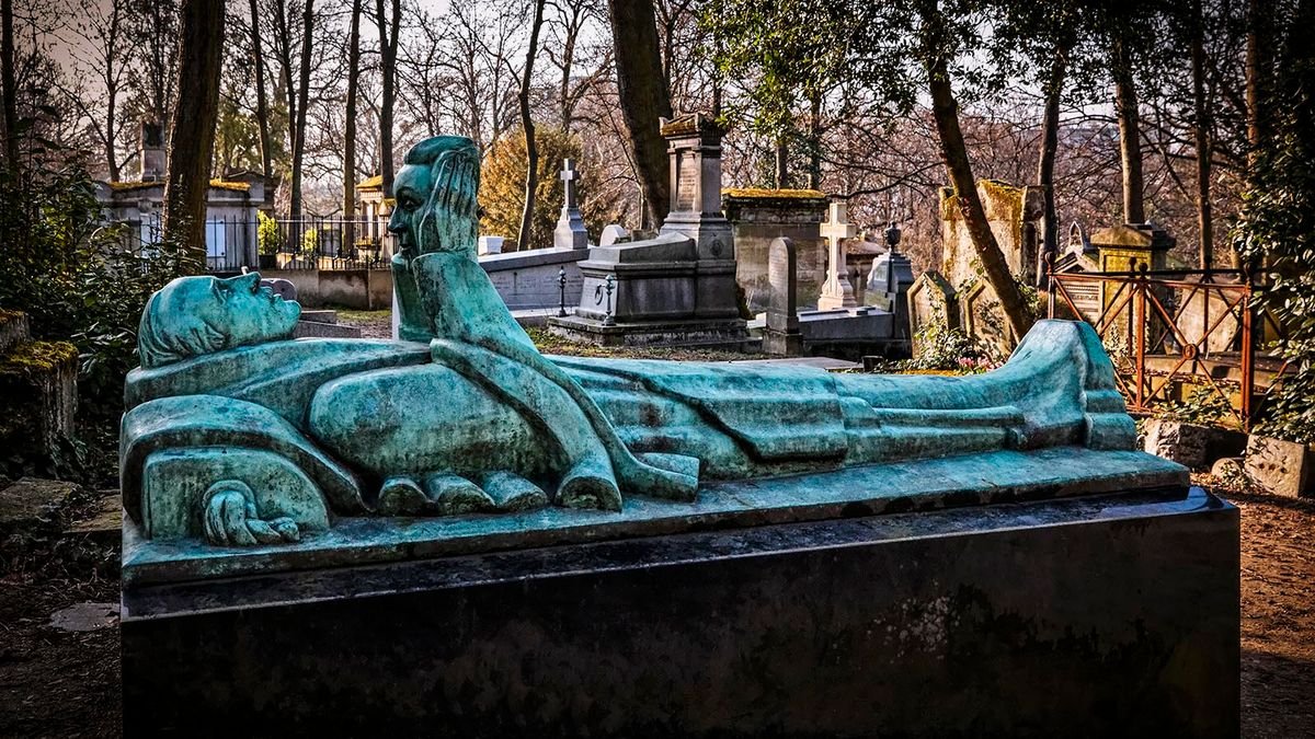 Who's Buried at Père Lachaise, the Largest Cemetery in Paris?