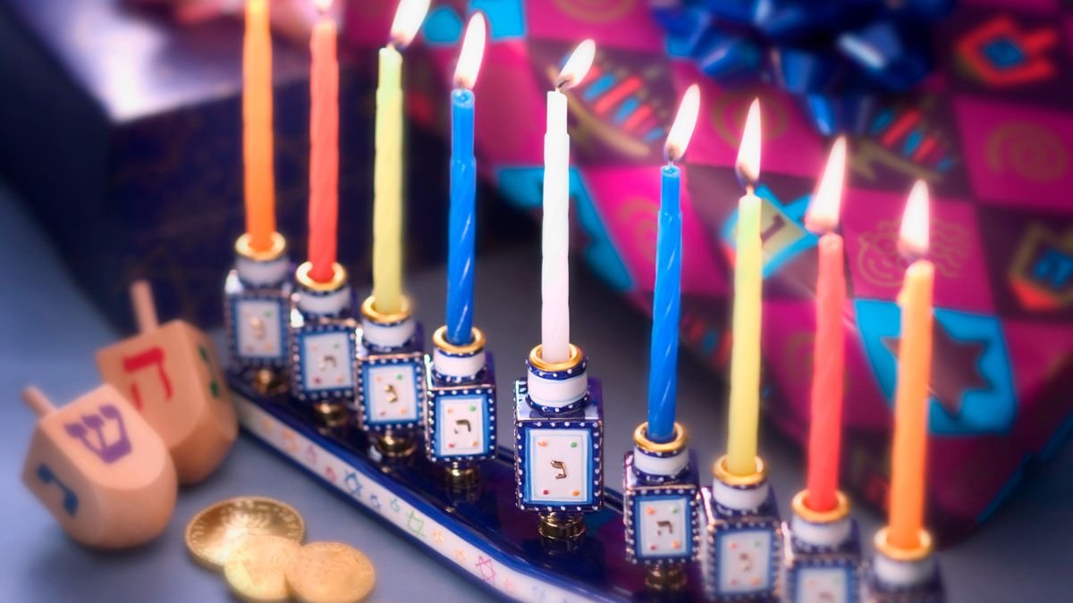 How Does the Hanukkah Menorah Work?
