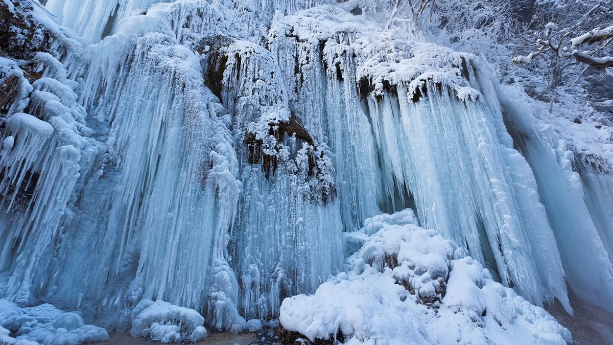 2. How in the World Does a Waterfall Freeze?
