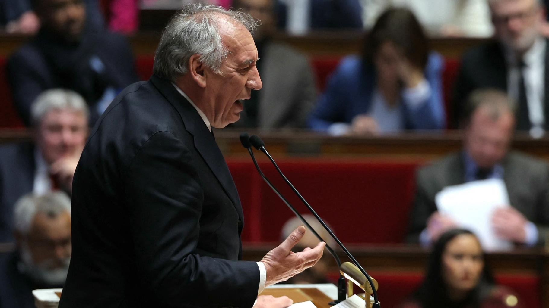 Bayrou reprend la complainte de ce syndicat agricole contre les « flics verts »