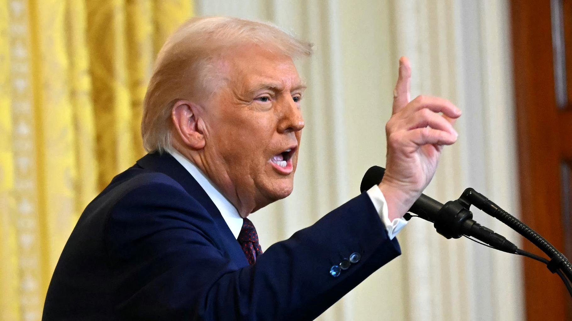 « C’est grâce aux États-Unis que les Français ne parlent pas allemand » : la porte-parole de Trump répond à Glucksmann