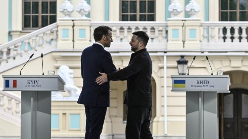 Poutine-Zelensky : seul un « cessez-le-feu » préalable peut permettre leur rencontre à Istanbul, selon Macron