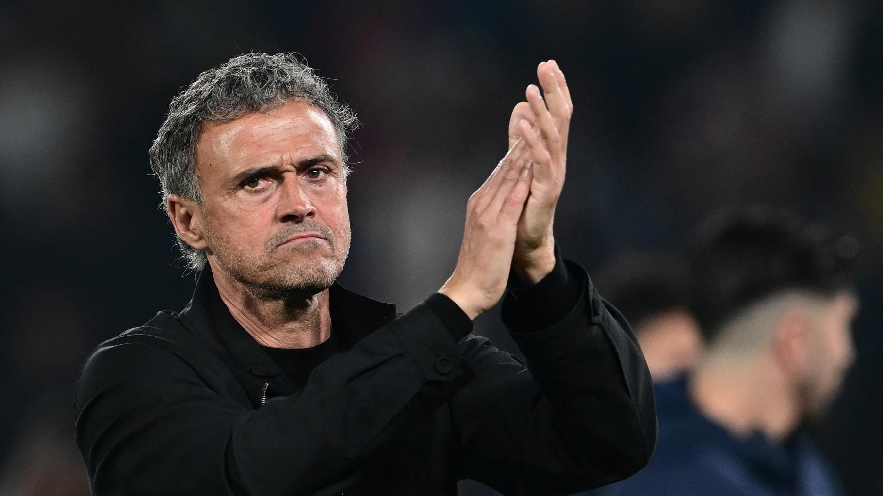 Avant PSG-OM, Luis Enrique lance un appel au calme aux supporters parisiens pour éviter les débordements