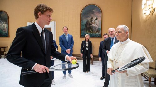 Le pape Léon XIV a refusé d’affronter Jannik Sinner au tennis, mais pas parce qu’il ne sait pas jouer