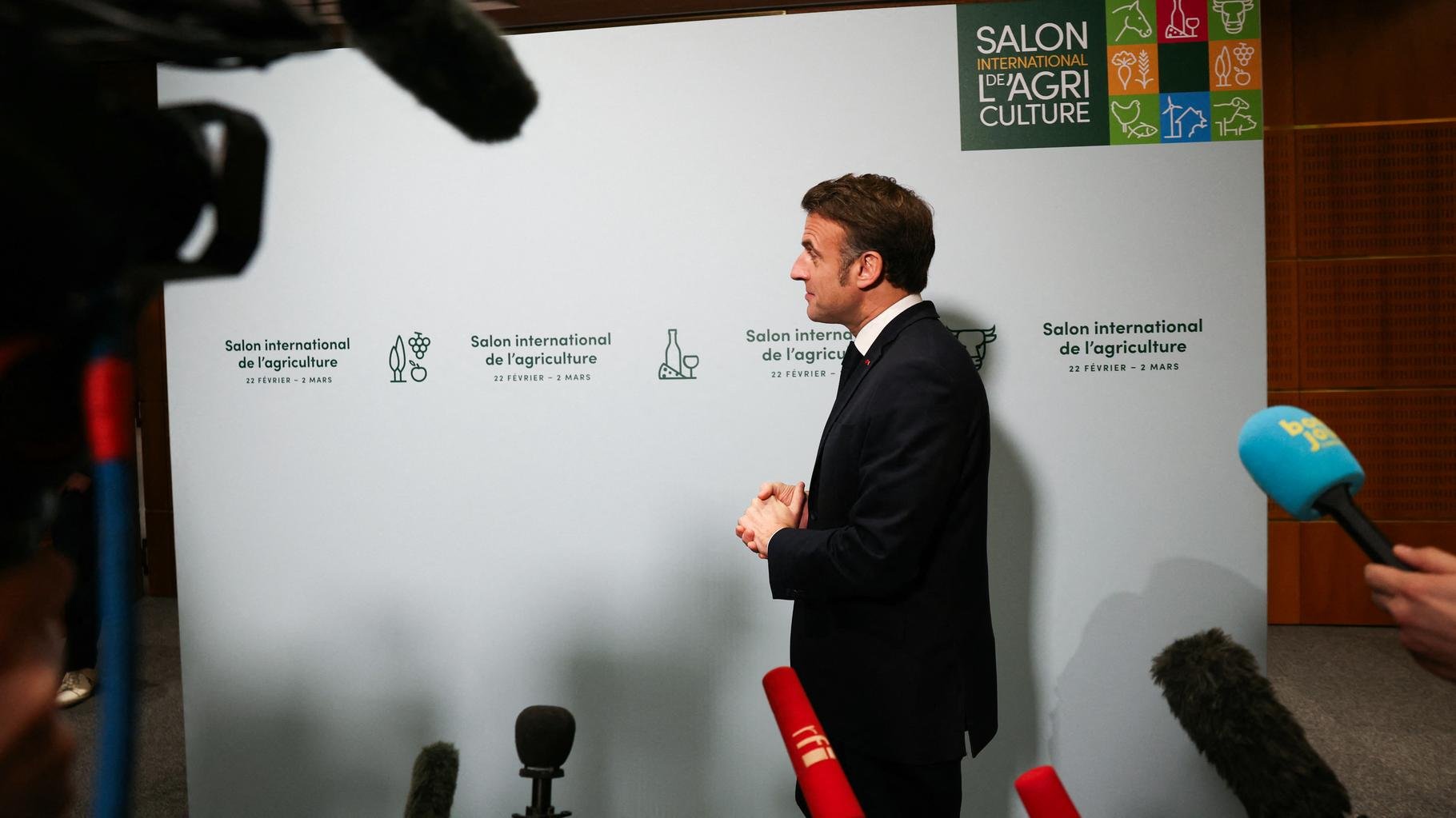 Au Salon de l’agriculture, Macron avait plein de messages (pas que pour les agriculteurs)