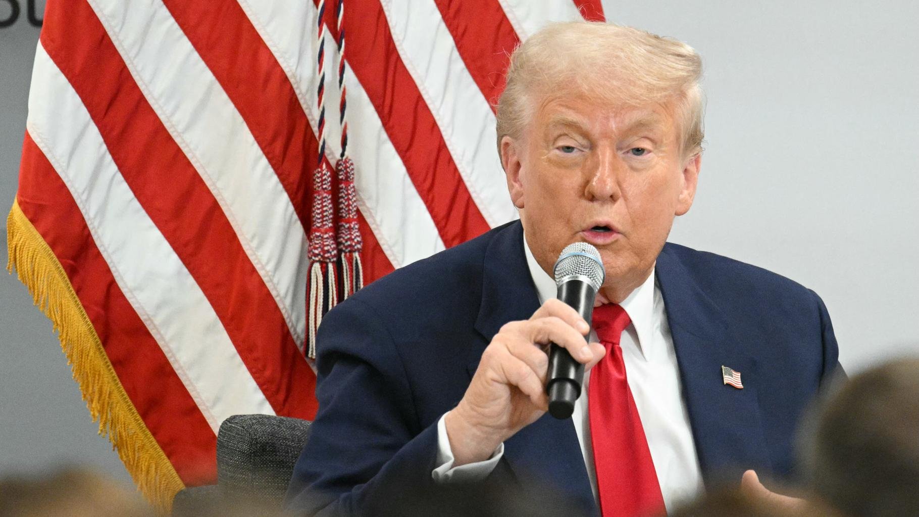 Après un échange avec Poutine, Trump l’appelle à éviter « un massacre horrible » en Ukraine