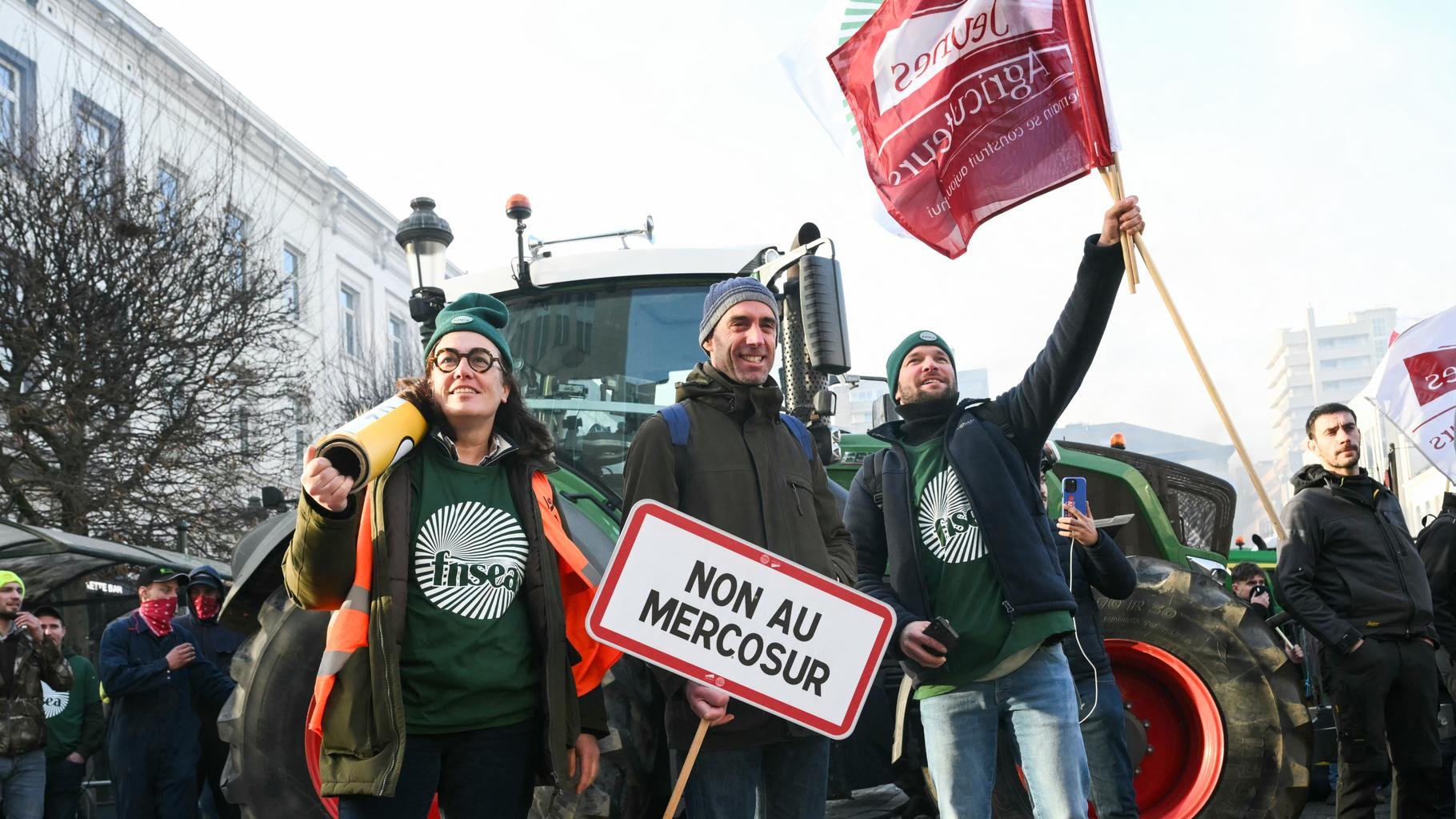 Les agriculteurs relancent leur mobilisation dès ce lundi malgré la main tendue du gouvernement