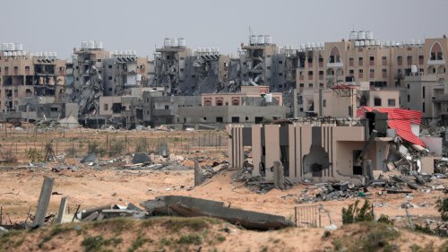 Israël bombarde deux hôpitaux à Gaza après une courte pause pour la libération de l’otage Edan Alexander