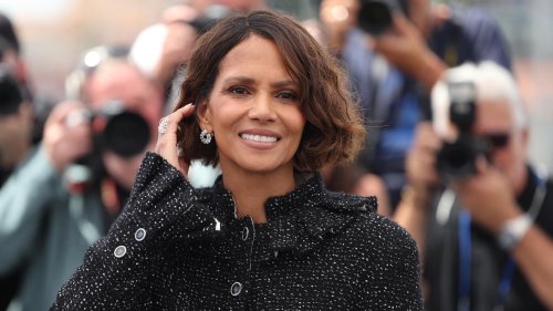 Au Festival de Cannes, les nouvelles règles de dress-code ont obligé Halle Berry à trouver un plan B