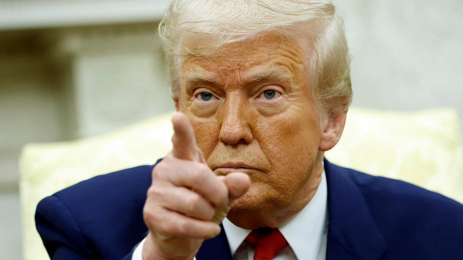 Donald Trump dit ne pas être « content » que la Russie continue de bombarder l’Ukraine