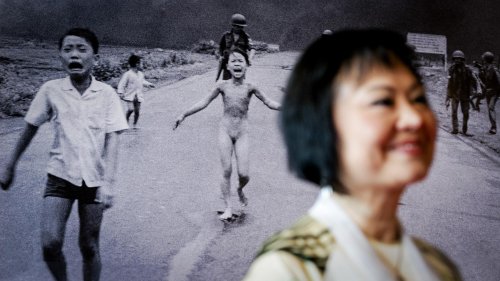 « La Petite Fille au napalm » : la célèbre photo prise pendant la guerre du Vietnam continue d’alimenter les doutes