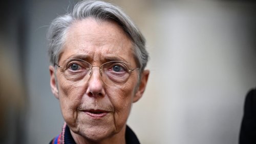 Élisabeth Borne hausse le ton et dénonce les propos « diffamatoires » et « outranciers » de Jul