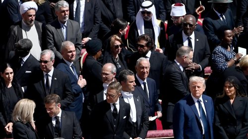 Funérailles du pape François : Donald Trump et Volodymyr Zelensky n’ont pas respecté le code vestimentaire
